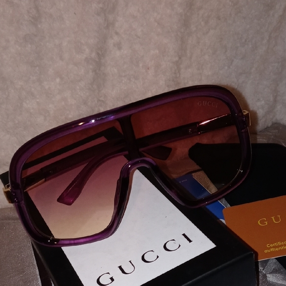 Gucci Bold Purple Sunglasses - Picture 5 of 8